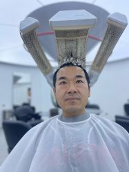 -一家只做男发烫染的店