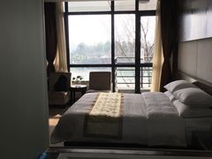 -上海怡沁园度假酒店