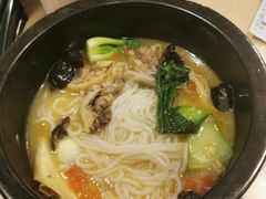 -蒙自源米线大王(东站店)