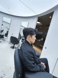 -一家只做男发烫染的店