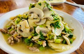 Bamboo Shoots Stir-Fried with Doudou Cabbage