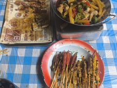 -老街烧烤大排档·地道湖北菜·龙虾馆(汉口火车站店)