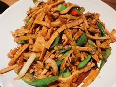 风味笋干小炒-杭百味·大众精选杭帮菜(西湖音乐喷泉店)
