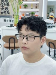 -尤司男士国潮理发馆