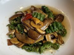 鲁甸花椒芽螺丝椒独蒜红葱菌-泓0871臻选云南菜·味庄