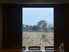 -Chom Cafe and Restaurant
