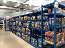 -逝水玩具折扣店