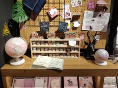 -九木杂物社(新奥购物中心店)