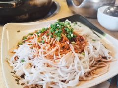 凉拌米线-东巴谷野生菌火锅餐厅
