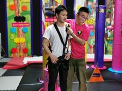 -嘿哟动霸CHUA·新潮玩运动娱乐中心·蹦床滑冰团建乐园