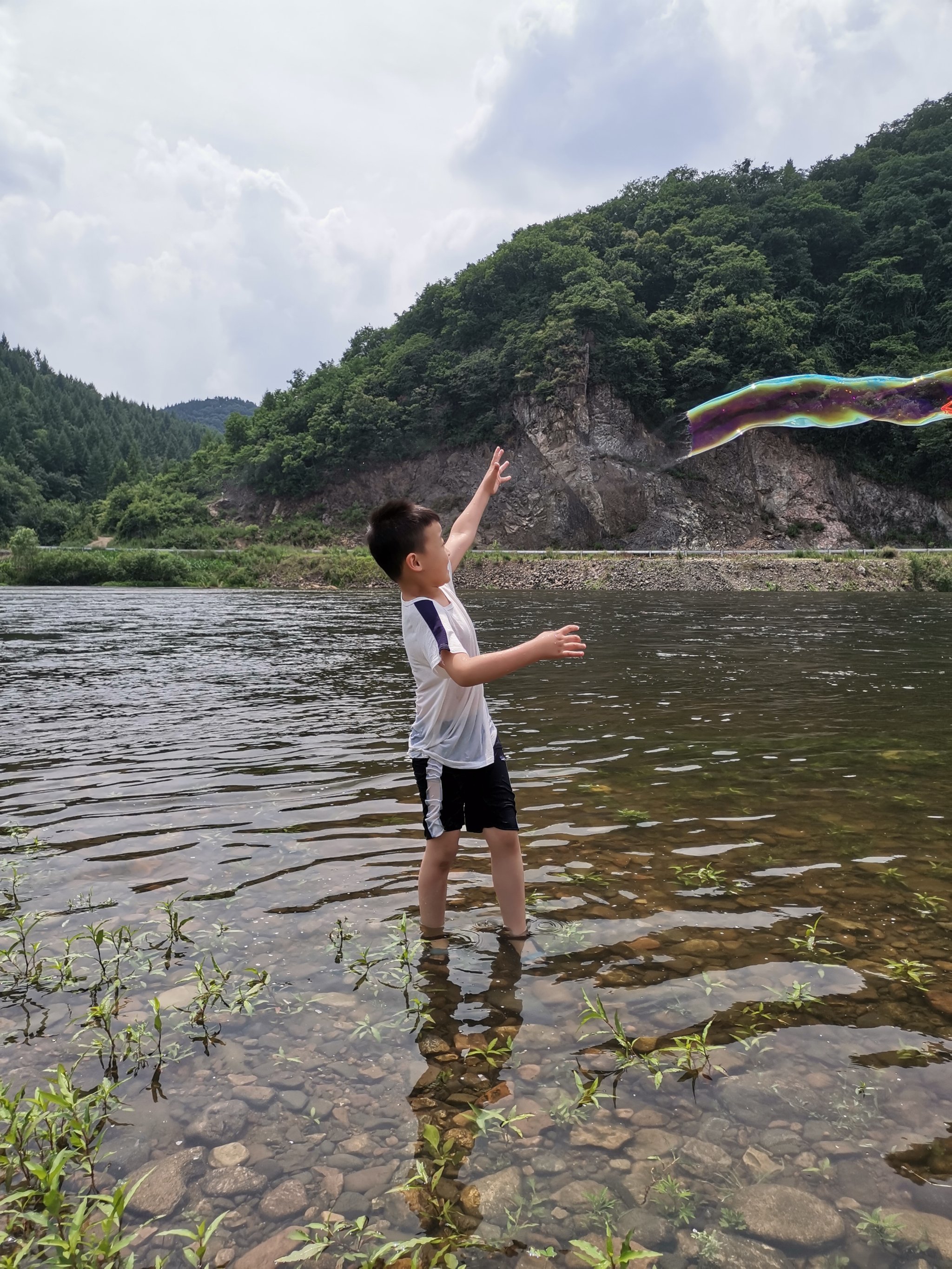 抚顺二道河封路 还有领导来检查 不让玩