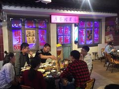 大堂-马路牙子地桌烤肉(工体店)