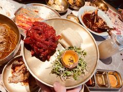 -草家酱蟹炭火烤肉店(珲春南路二店)