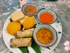 炸物拼盘-浩海火烧云傣家菜(京广店)