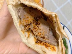 月牙饼加肉-陈掌柜澄城水盆羊肉(钟楼店)
