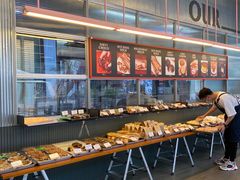自助取餐区-OUR Bakery(三里屯太古里店)