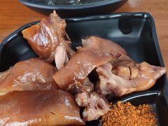 -鸿浩扒猪脚米线