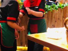 -老滇山寨•云南特色菜•地方菜•民族风情歌舞表演(金碧店)
