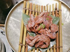 -草家酱蟹炭火烤肉店(珲春南路二店)