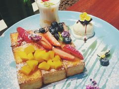 红梅果蜂蜜吐司配意式奶酪-卡朋厨房(289艺术园区店)