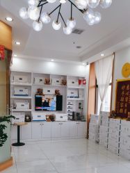 -靓芙泉专研痘痘肌