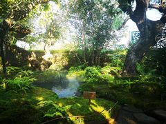 -Chom Cafe and Restaurant