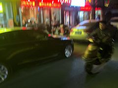 -爆炸头阿姨小四川正宗川味小吃(无任何分店)
