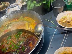 -由衷贵州酸汤牛肉火锅(新桥店)