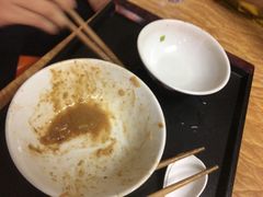 -松树干拌面店