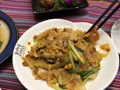 -香巴拉云南餐厅(华莱坞店)