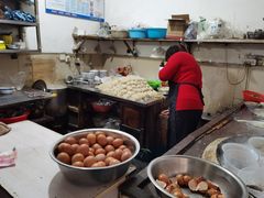 自助取餐区-陈小五小吃部