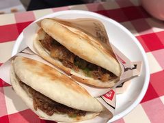 酥皮肉夹馍-西贝(宝乐汇店)