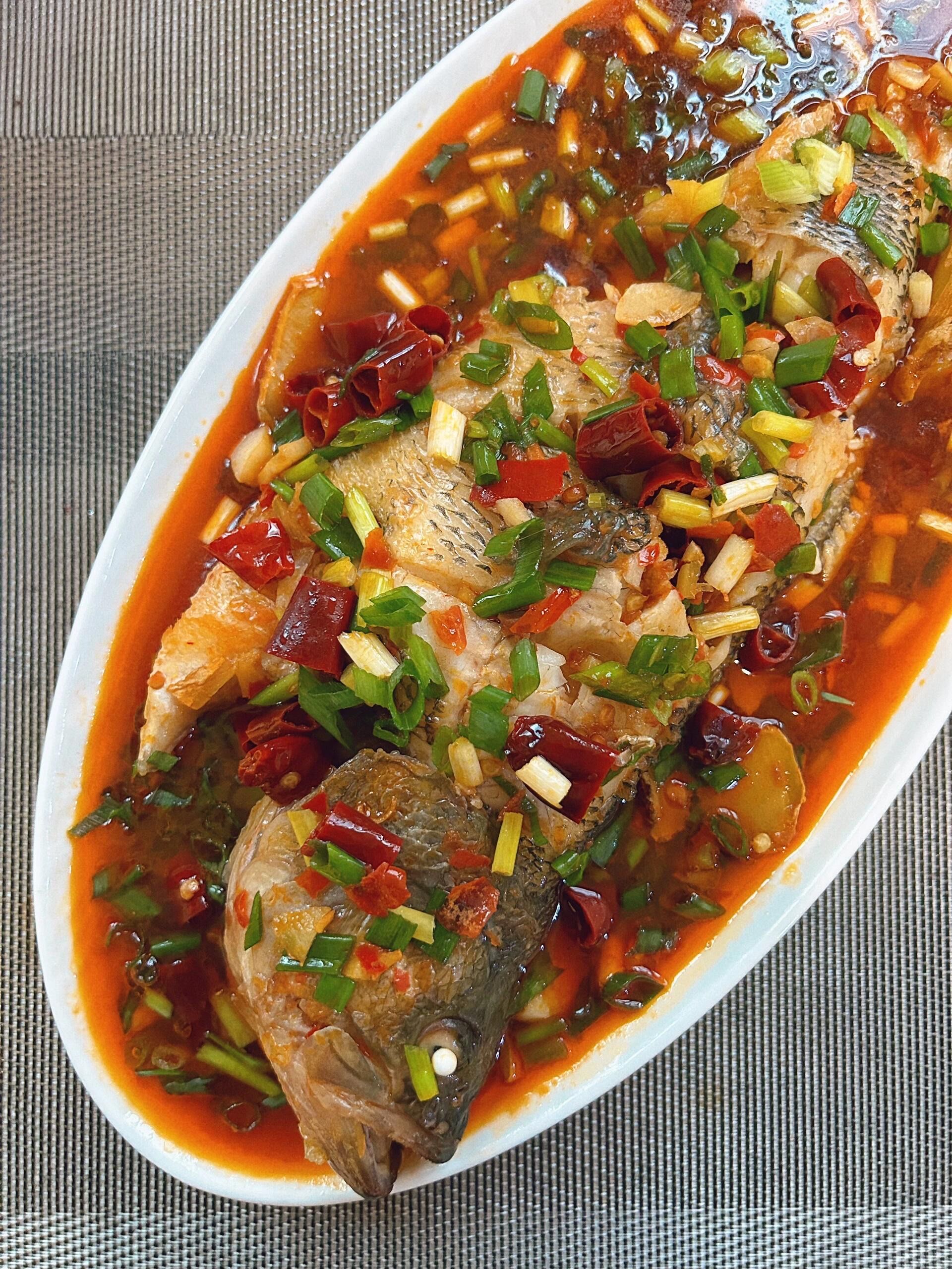 家常美味,红烧鲈鱼真滴棒!