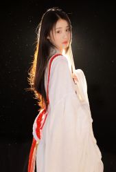 点击看大图 -定格摄影·轻奢定制写真馆
