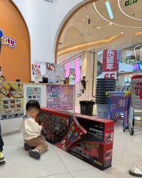 -卡通派潮品玩具折扣仓(青岛新城吾悦广场店)
