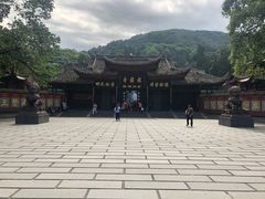 -峨眉山报国寺