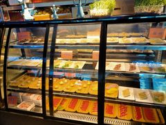 面包甜点陈列柜-乔哥铭洋海鲜自助(皇城恒隆广场店)