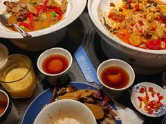-凤凰湘语·平价海鲜餐厅(浦东旗舰店)