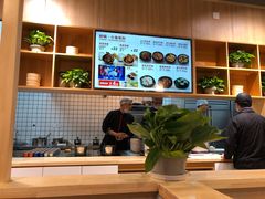 -万和春排骨砂锅米饭(新业广场店)