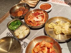 -草家酱蟹炭火烤肉店(珲春南路一店)