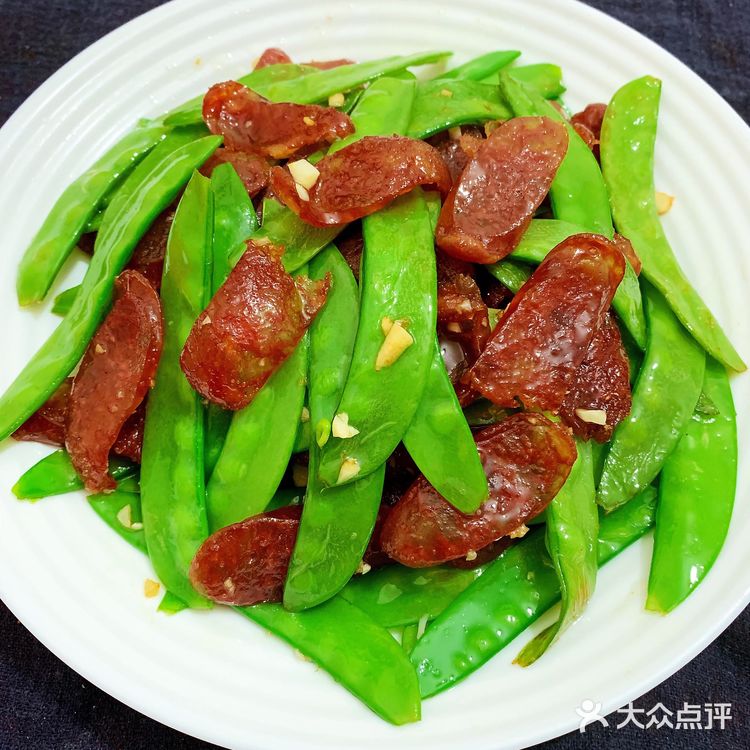 荷兰豆炒腊肉，荤素搭配超级好吃