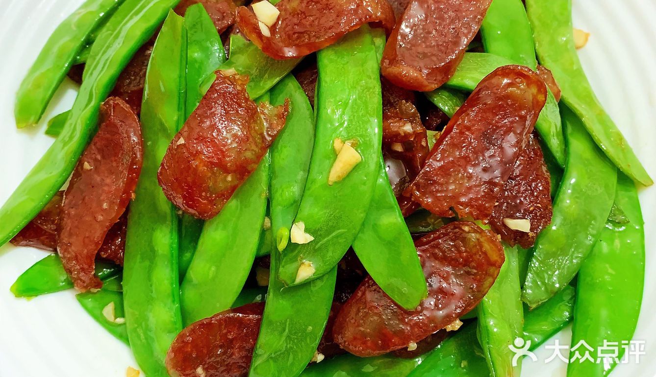 荷兰豆炒腊肉，荤素搭配超级好吃