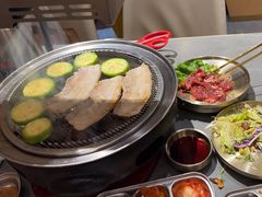 -围炉肉舍•炭烤活鳗•丹东海鲜烤肉(步行街店)