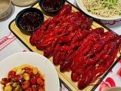 -肥肥虾庄·金牌油焖大虾(汉口城市广场店)