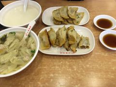 -小姜锅贴(凤凰街店)