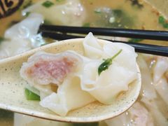 捶肉馄饨-老上海小吃(浙江中路店)