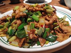 蒜苗小炒肉-云海肴·汽锅鸡·云南菜(美罗城店)