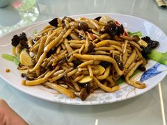 鸡汁蟹味菇-龙香居海鲜浑锅家常菜·特色驴肉