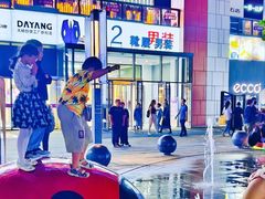 -百年港湾奥特莱斯(香炉礁店)