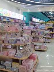 -卡通派潮品玩具折扣仓(青岛新城吾悦广场店)